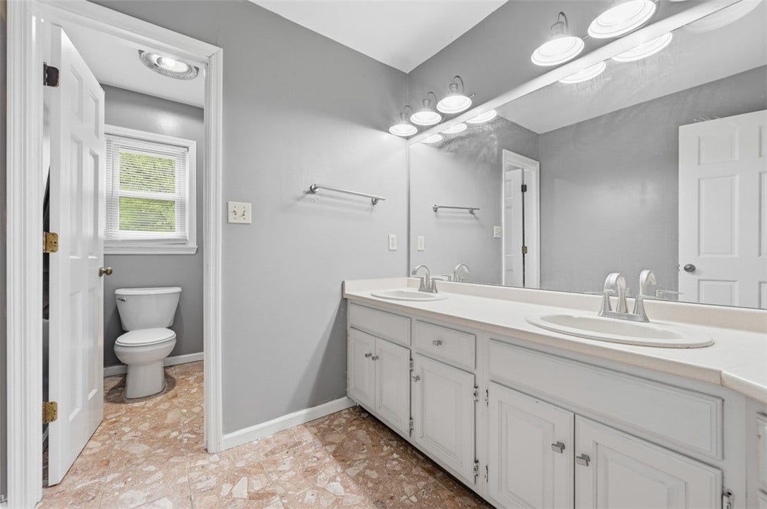 2nd floor full bath