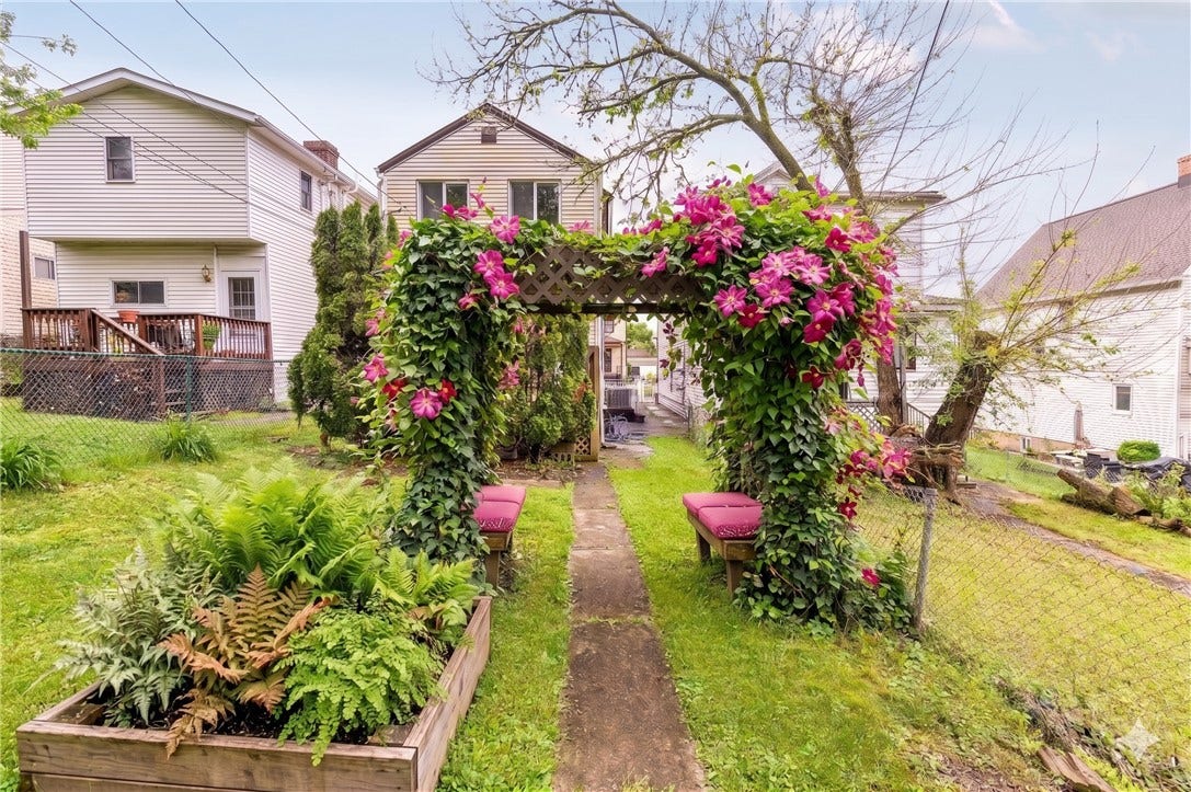 STAGED YARD