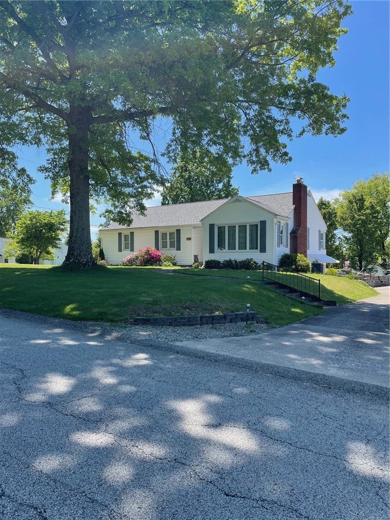 736 Melvin Dr, Greensburg, PA 15601