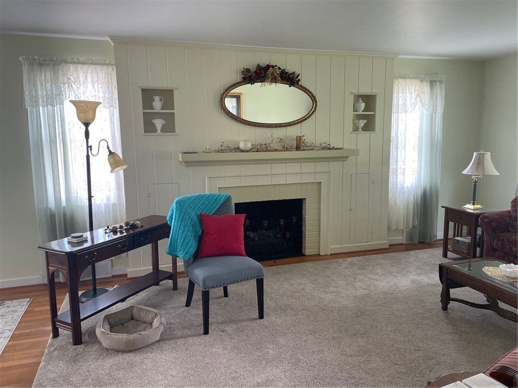 736 Melvin Dr, Greensburg, PA 15601