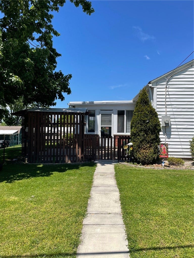 736 Melvin Dr, Greensburg, PA 15601