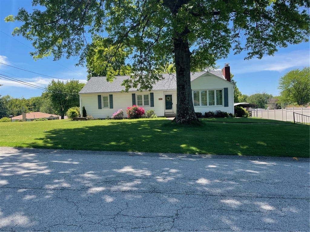 736 Melvin Dr, Greensburg, PA 15601