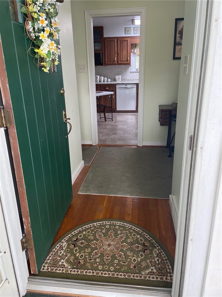736 Melvin Dr, Greensburg, PA 15601