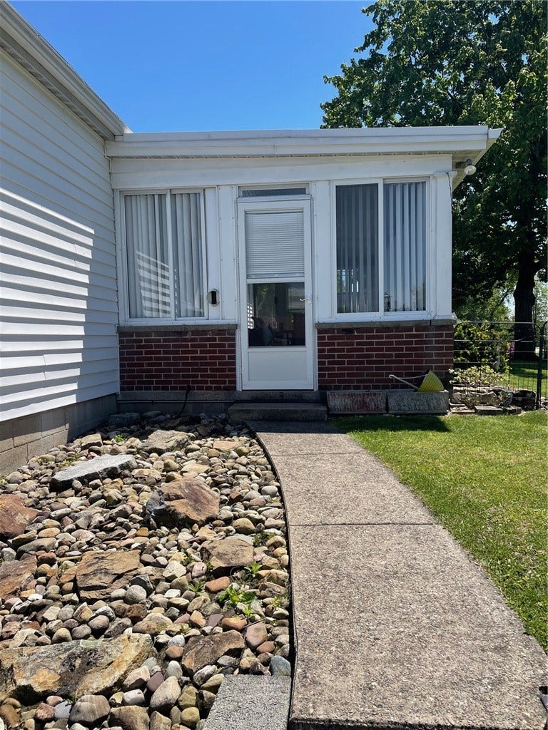 736 Melvin Dr, Greensburg, PA 15601