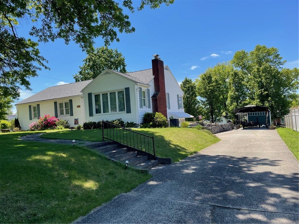 736 Melvin Dr, Greensburg, PA 15601