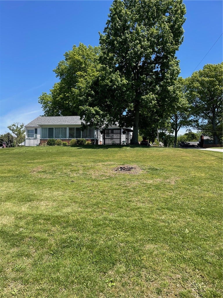 736 Melvin Dr, Greensburg, PA 15601