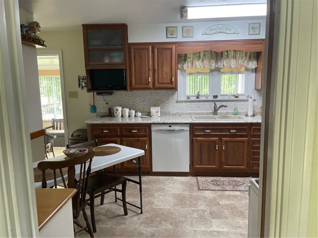 736 Melvin Dr, Greensburg, PA 15601