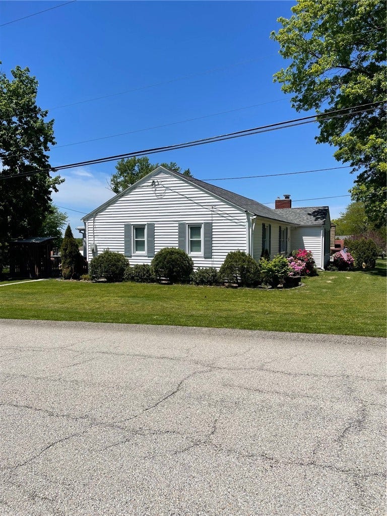 736 Melvin Dr, Greensburg, PA 15601