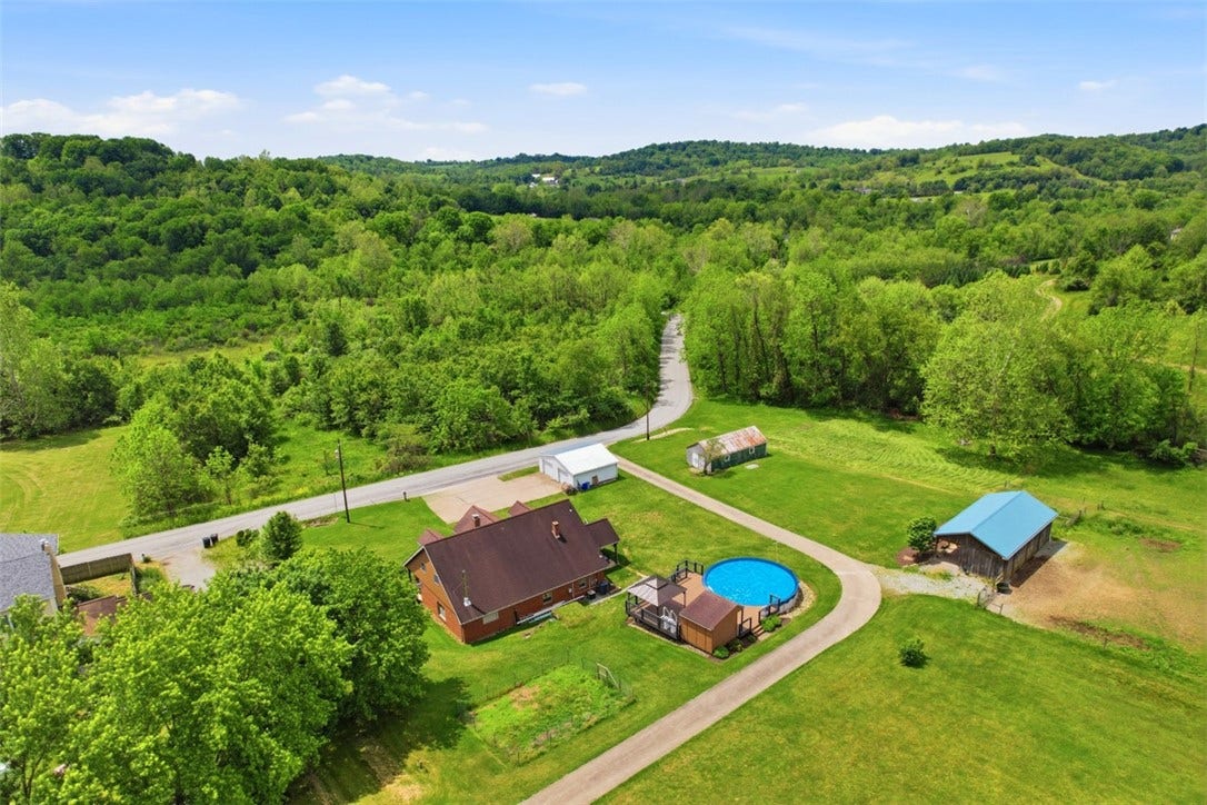 699 Brinkerton Rd, Greensburg, PA 15601