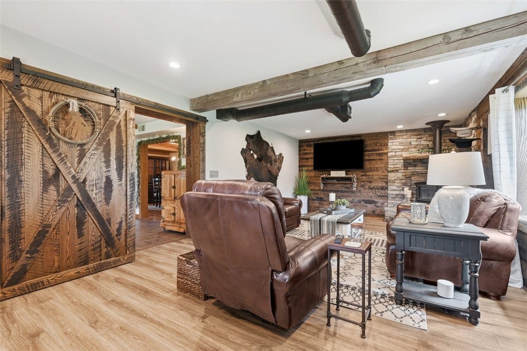 699 Brinkerton Rd, Greensburg, PA 15601