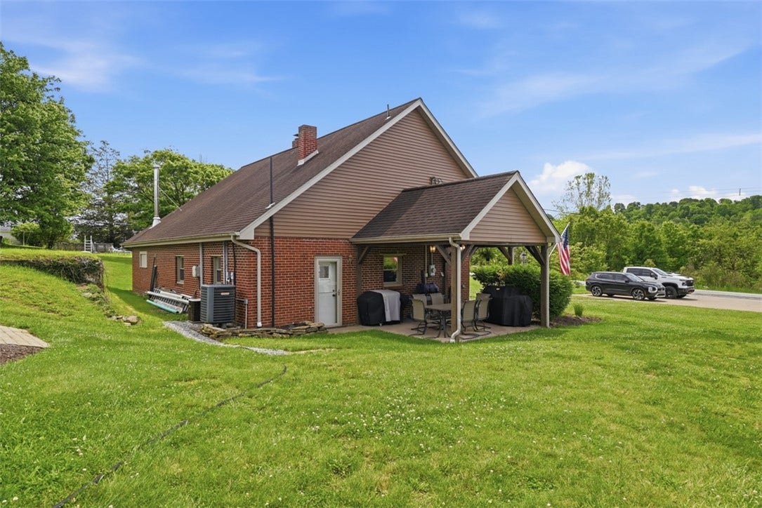 699 Brinkerton Rd, Greensburg, PA 15601