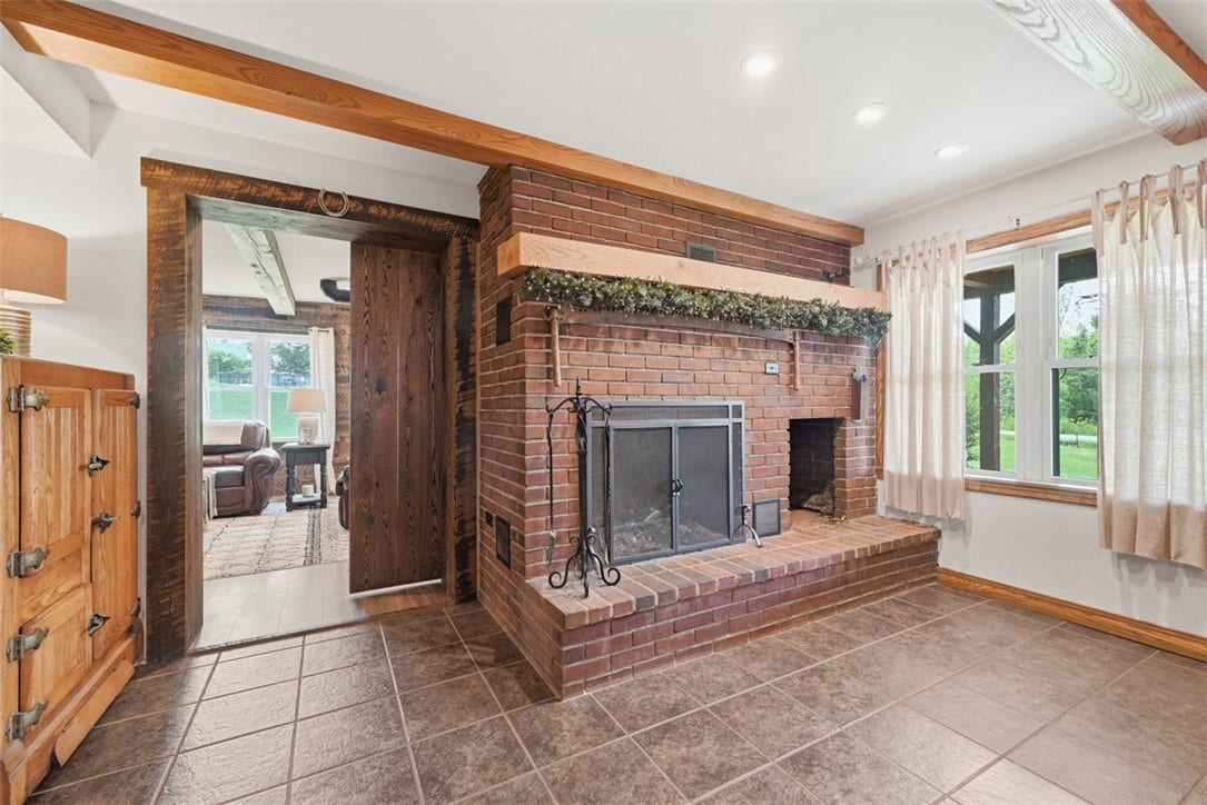 699 Brinkerton Rd, Greensburg, PA 15601
