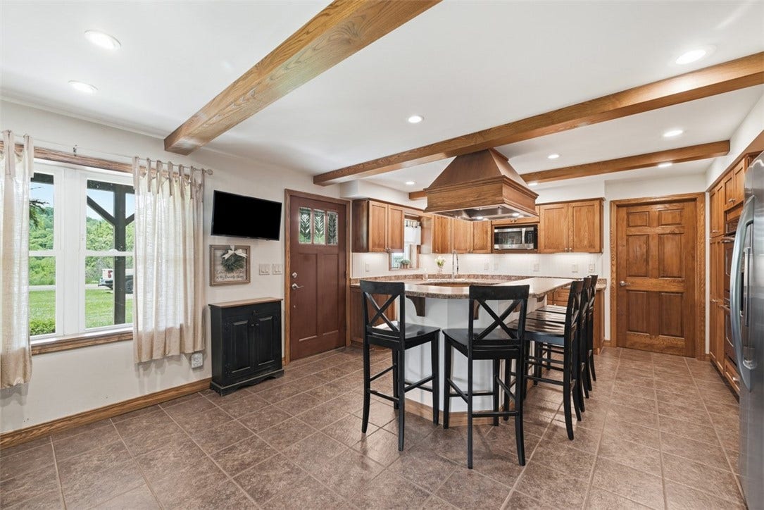 699 Brinkerton Rd, Greensburg, PA 15601