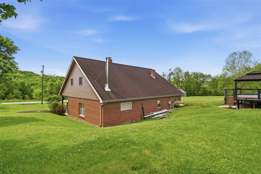 699 Brinkerton Rd, Greensburg, PA 15601