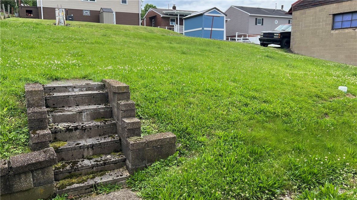 420 May St., Belle Vernon, PA 15012