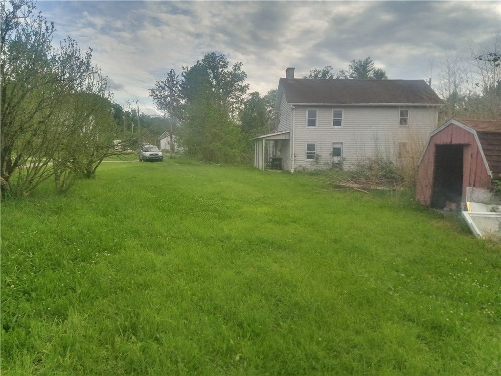 212 Dupont Ln, Uniontown, PA 15401