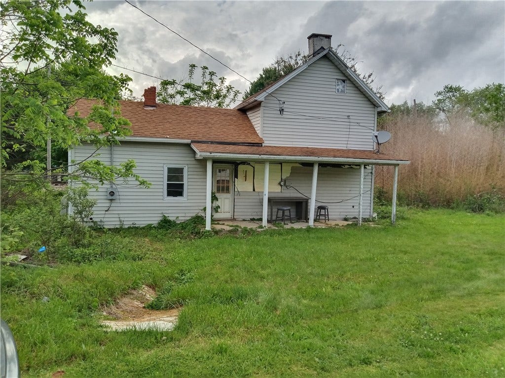 212 Dupont Ln, Uniontown, PA 15401