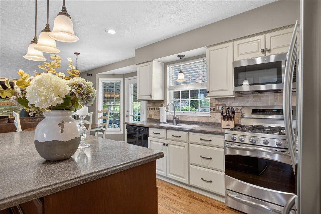 782 Boulder Dr, Bethel Park, PA 15102