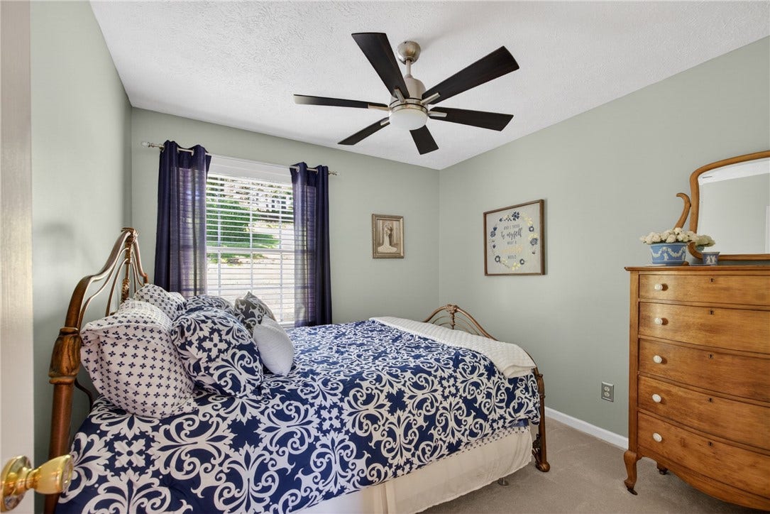 782 Boulder Dr, Bethel Park, PA 15102