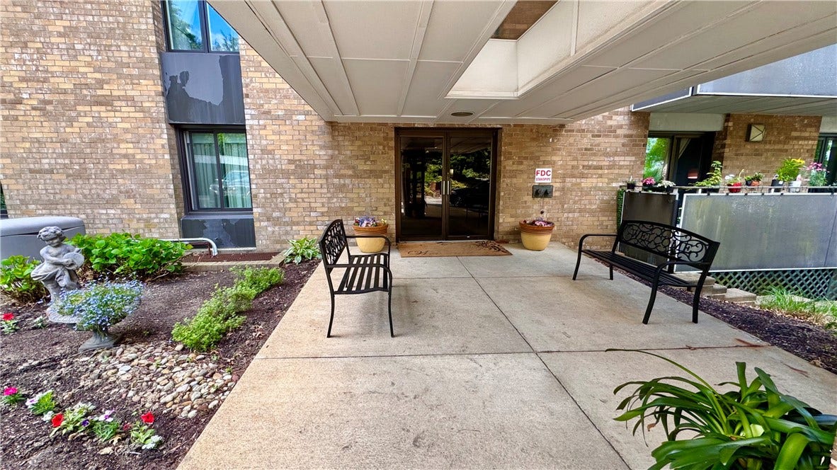820 E Beau St, #1G, Washington, PA 15301