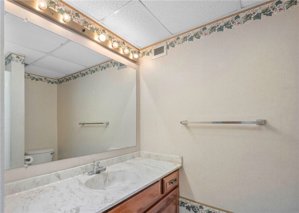 Full Bath with tub/shower.