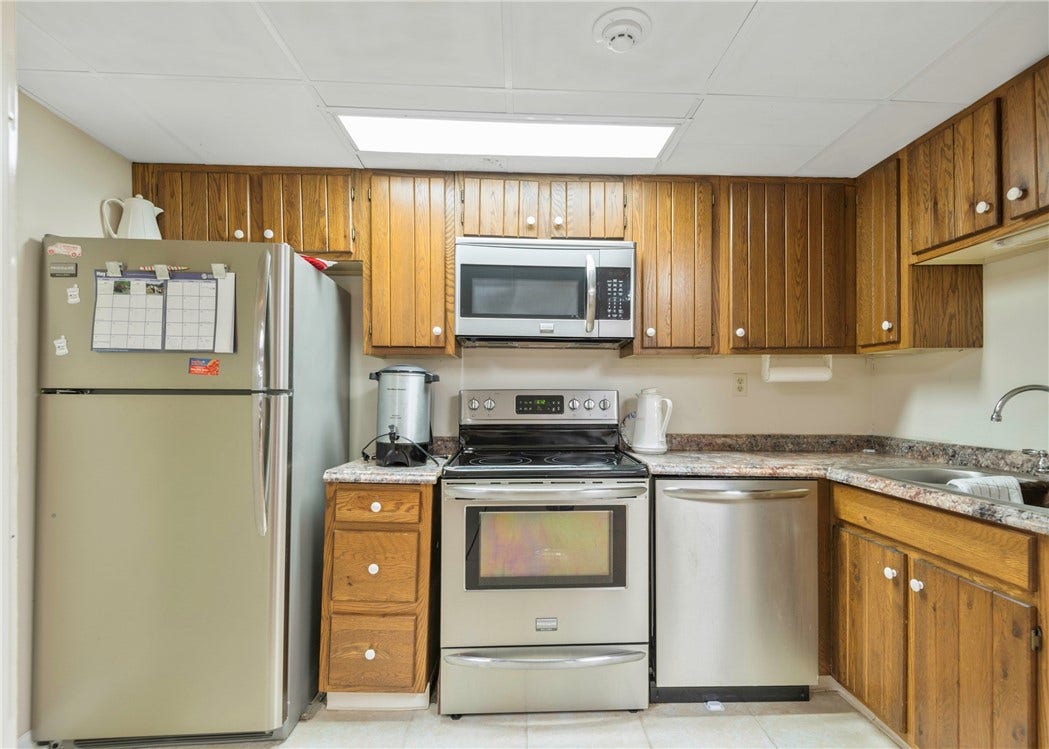 Community Room Kitchen.