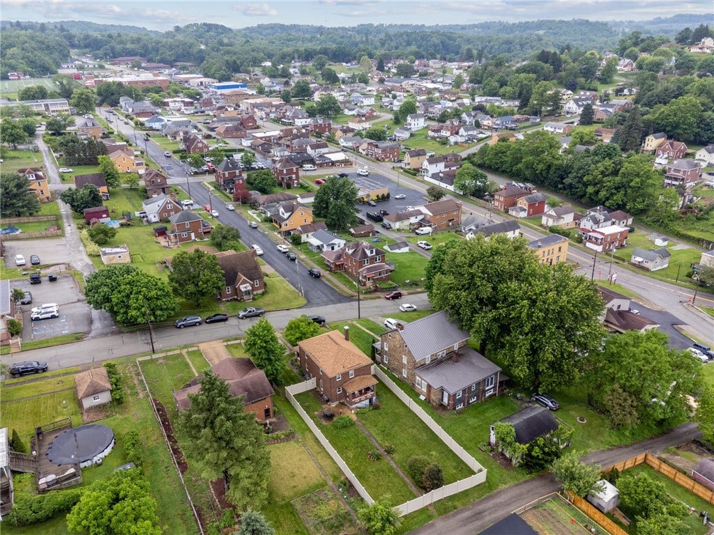 115 Locust St, Jeannette, PA 15644