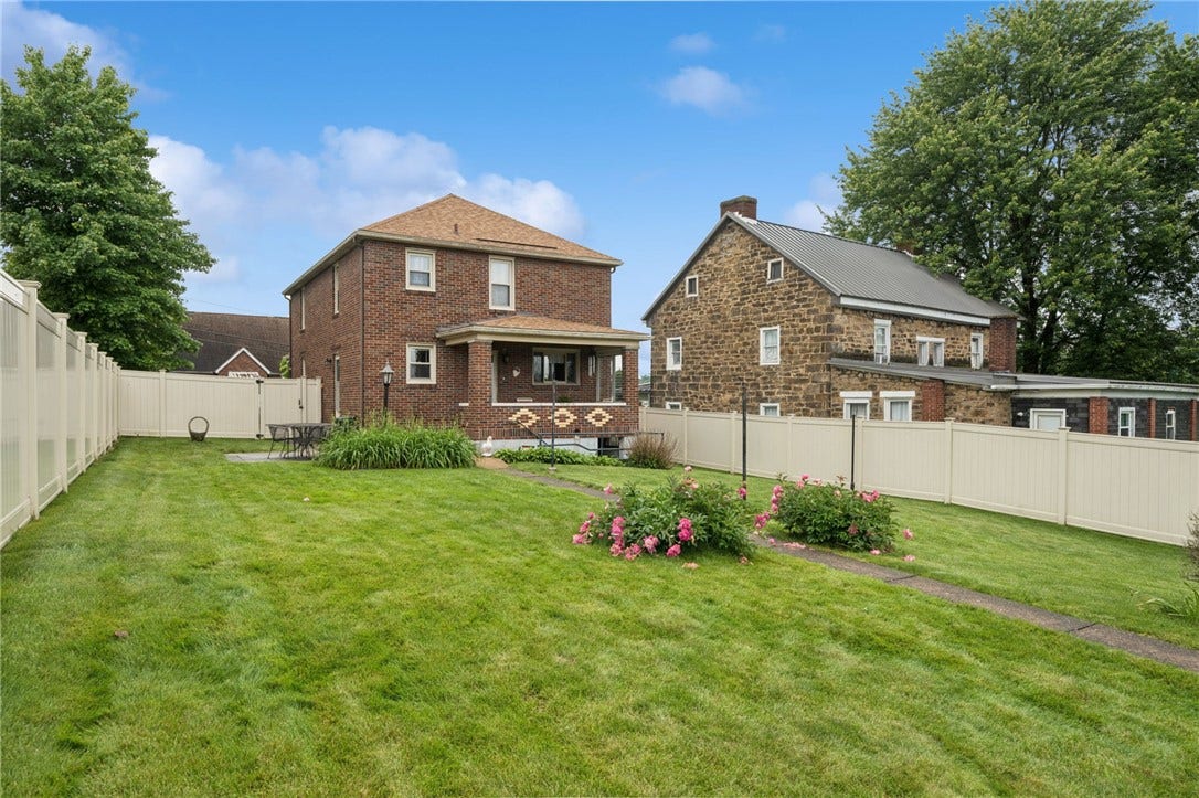 115 Locust St, Jeannette, PA 15644