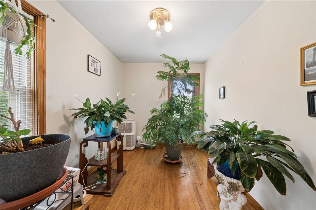 115 Locust St, Jeannette, PA 15644