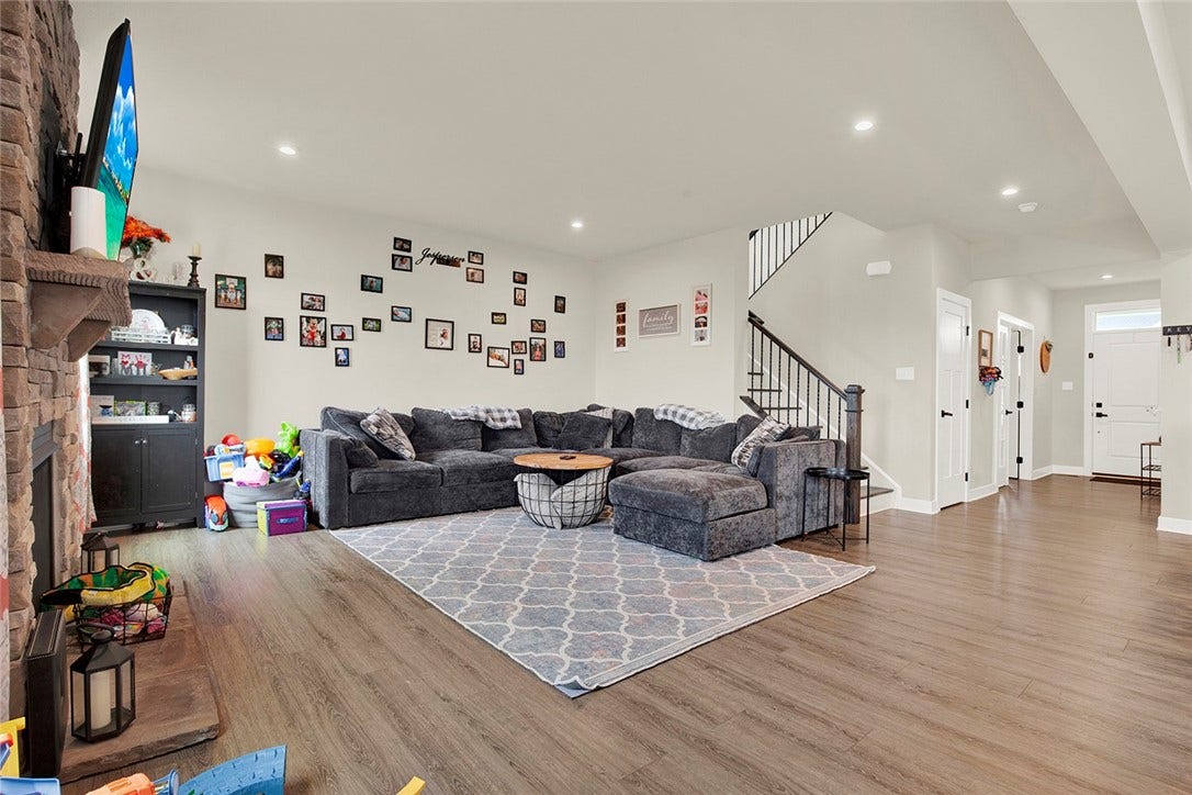 5774 Sabato Dr, Irwin, PA 15642