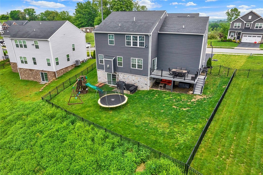5774 Sabato Dr, Irwin, PA 15642