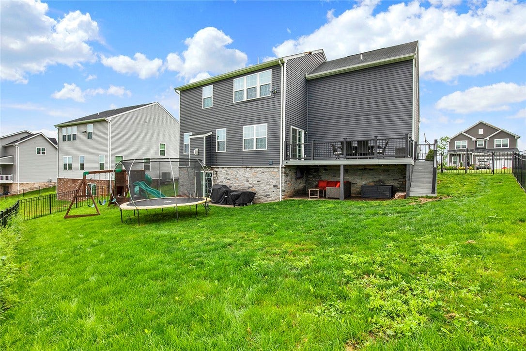 5774 Sabato Dr, Irwin, PA 15642