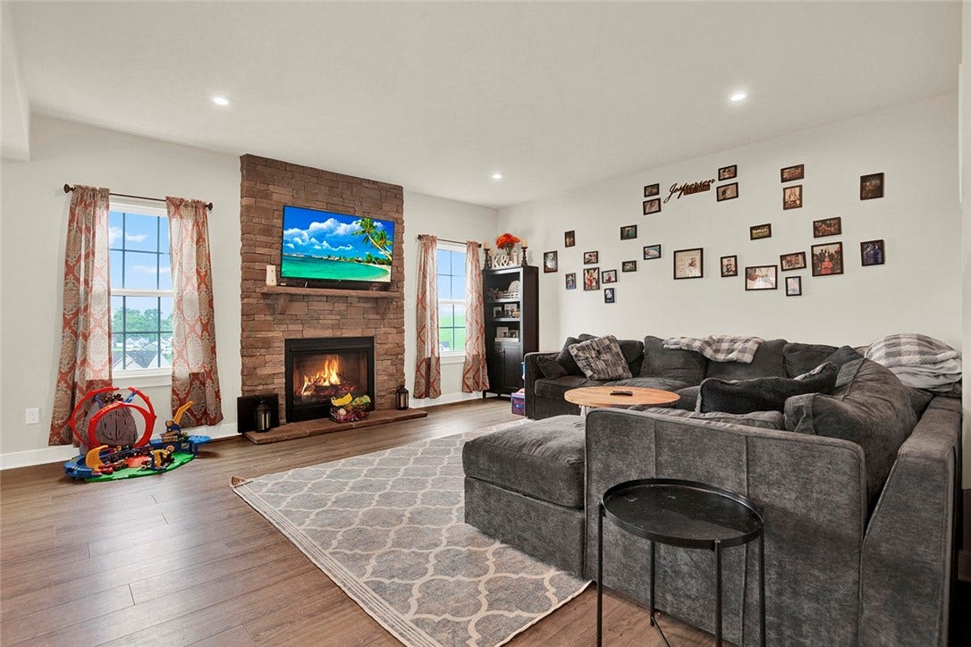 5774 Sabato Dr, Irwin, PA 15642