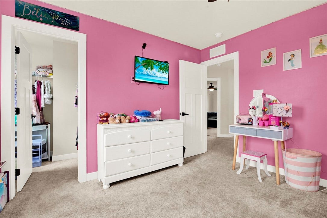 5774 Sabato Dr, Irwin, PA 15642