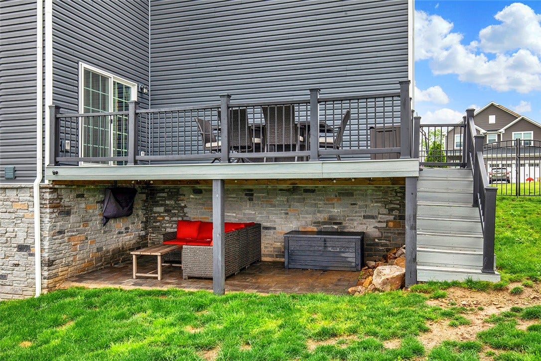 5774 Sabato Dr, Irwin, PA 15642