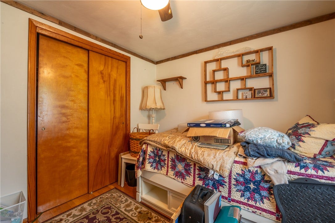 319 White Fence Ln, Latrobe, PA 15650