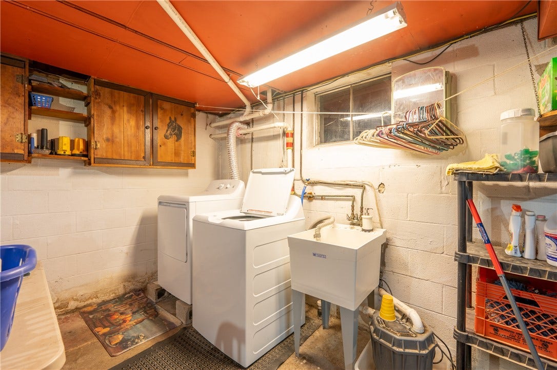 319 White Fence Ln, Latrobe, PA 15650