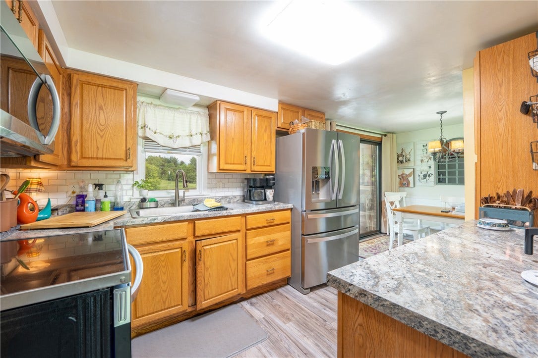 319 White Fence Ln, Latrobe, PA 15650
