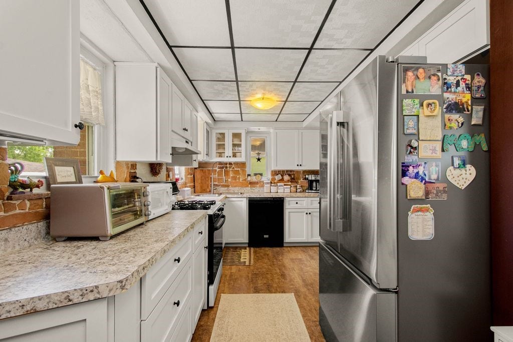 942 Scenery Dr, Elizabeth, PA 15037