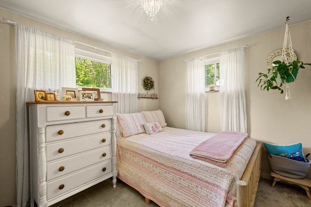 942 Scenery Dr, Elizabeth, PA 15037