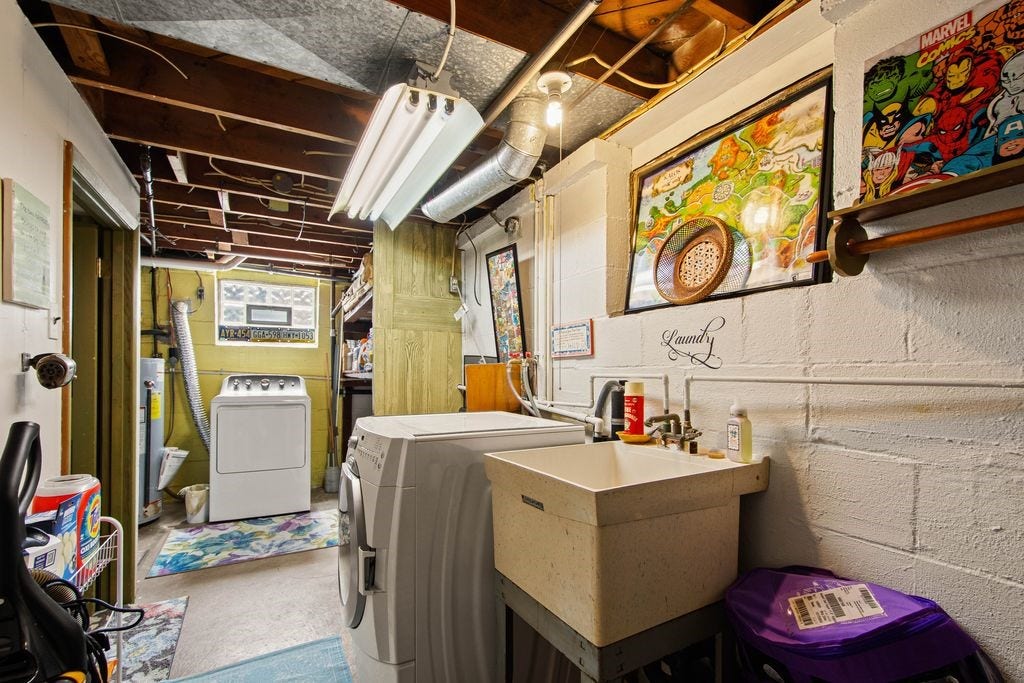 942 Scenery Dr, Elizabeth, PA 15037