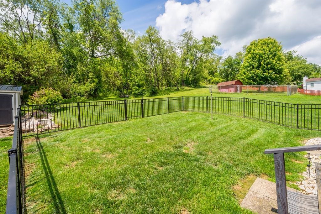 942 Scenery Dr, Elizabeth, PA 15037