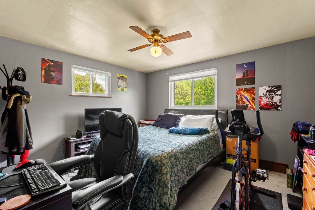 942 Scenery Dr, Elizabeth, PA 15037