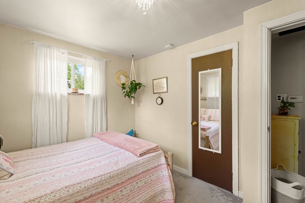 942 Scenery Dr, Elizabeth, PA 15037