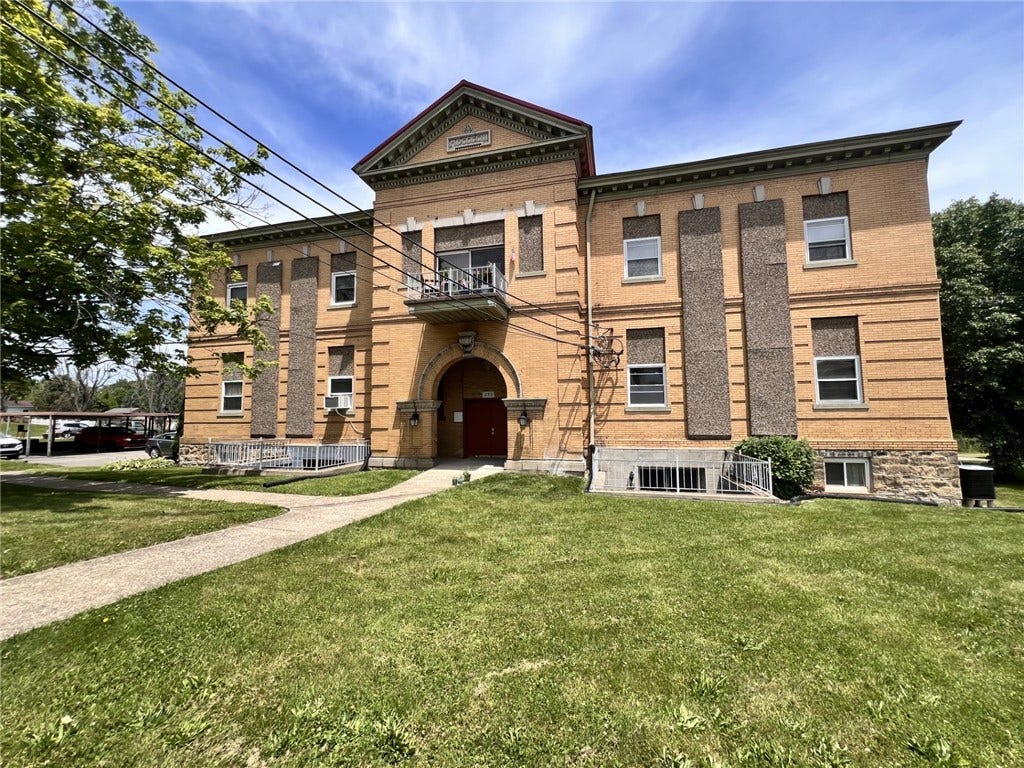 230 W Berkeley St, #2101, Uniontown, PA 15401