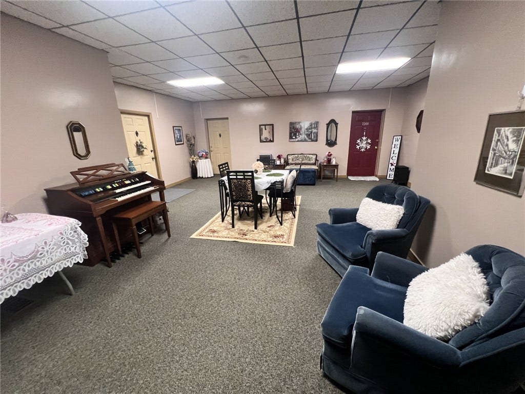 Cozy Common Area outside your door