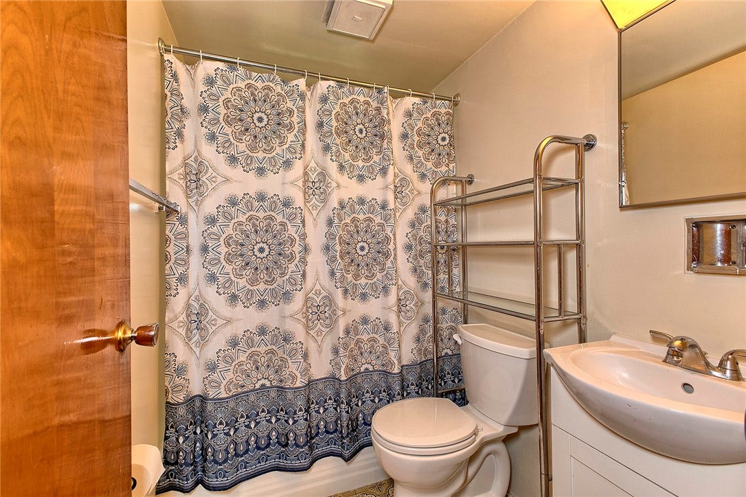 715 Parkview Terrace, Mount Pleasant, PA 15666