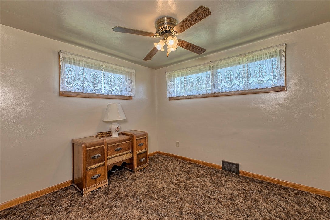 715 Parkview Terrace, Mount Pleasant, PA 15666