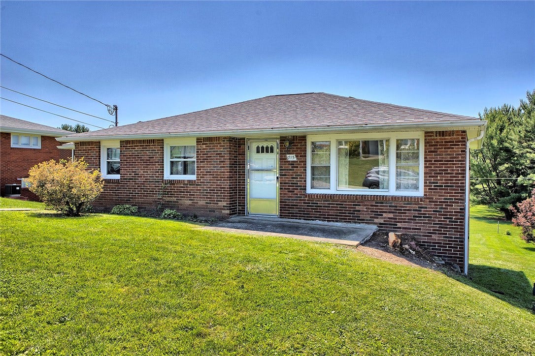 715 Parkview Terrace, Mount Pleasant, PA 15666