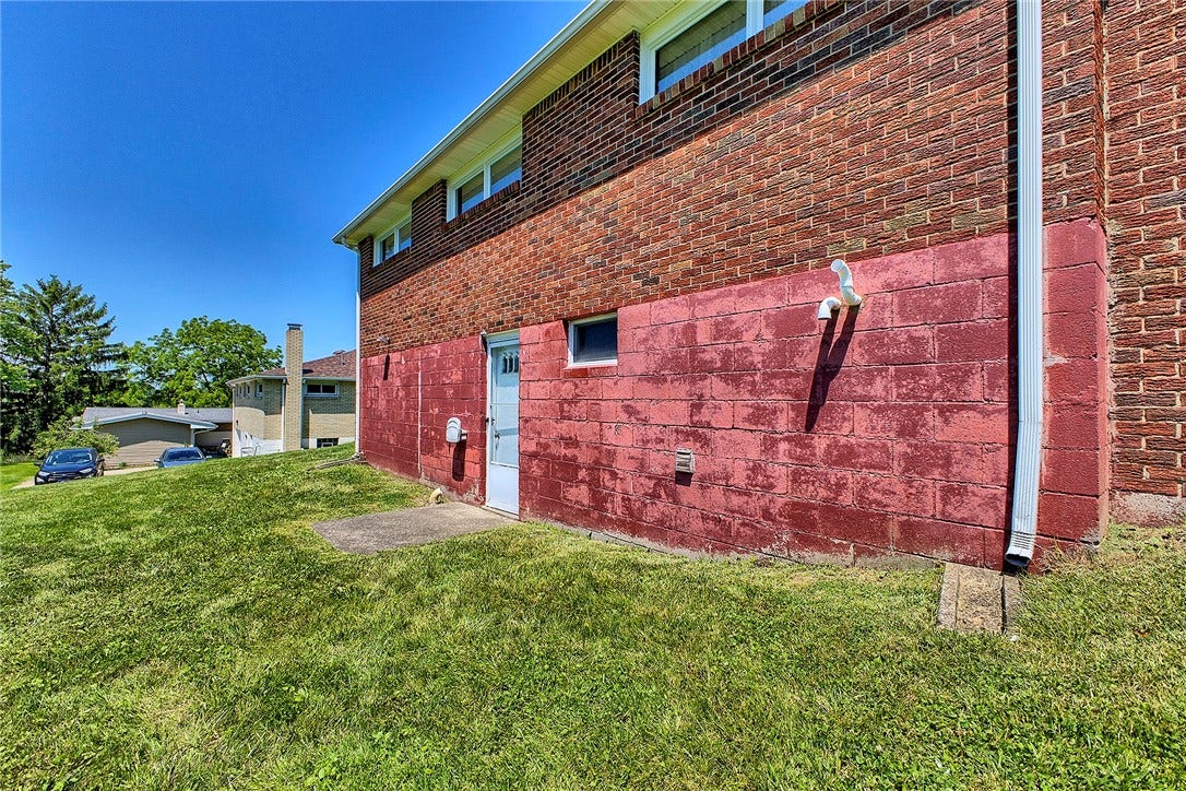 715 Parkview Terrace, Mount Pleasant, PA 15666